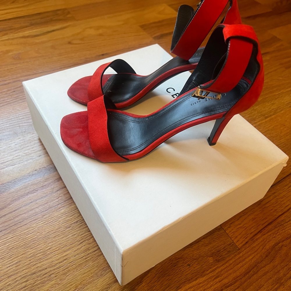 Celine - Picture 5 of 6
